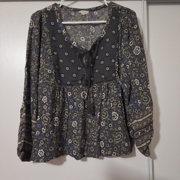Lucky Brand Tops - Lucky Brand Floral Top Long Sleeve Size XL .